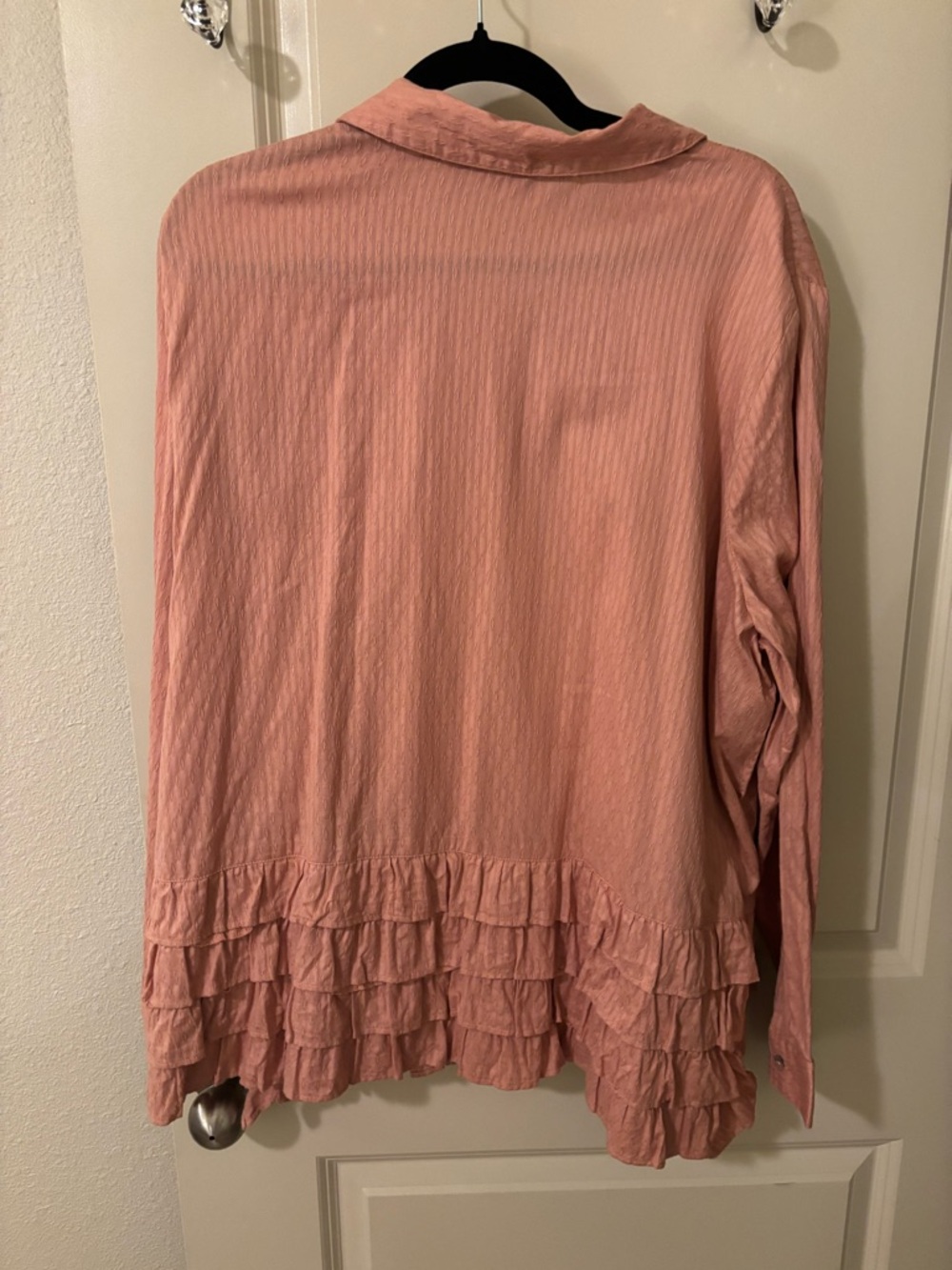 LOGO Ruffled Button-Front Blouse - Peach Pink XL - Picture 4 of 7